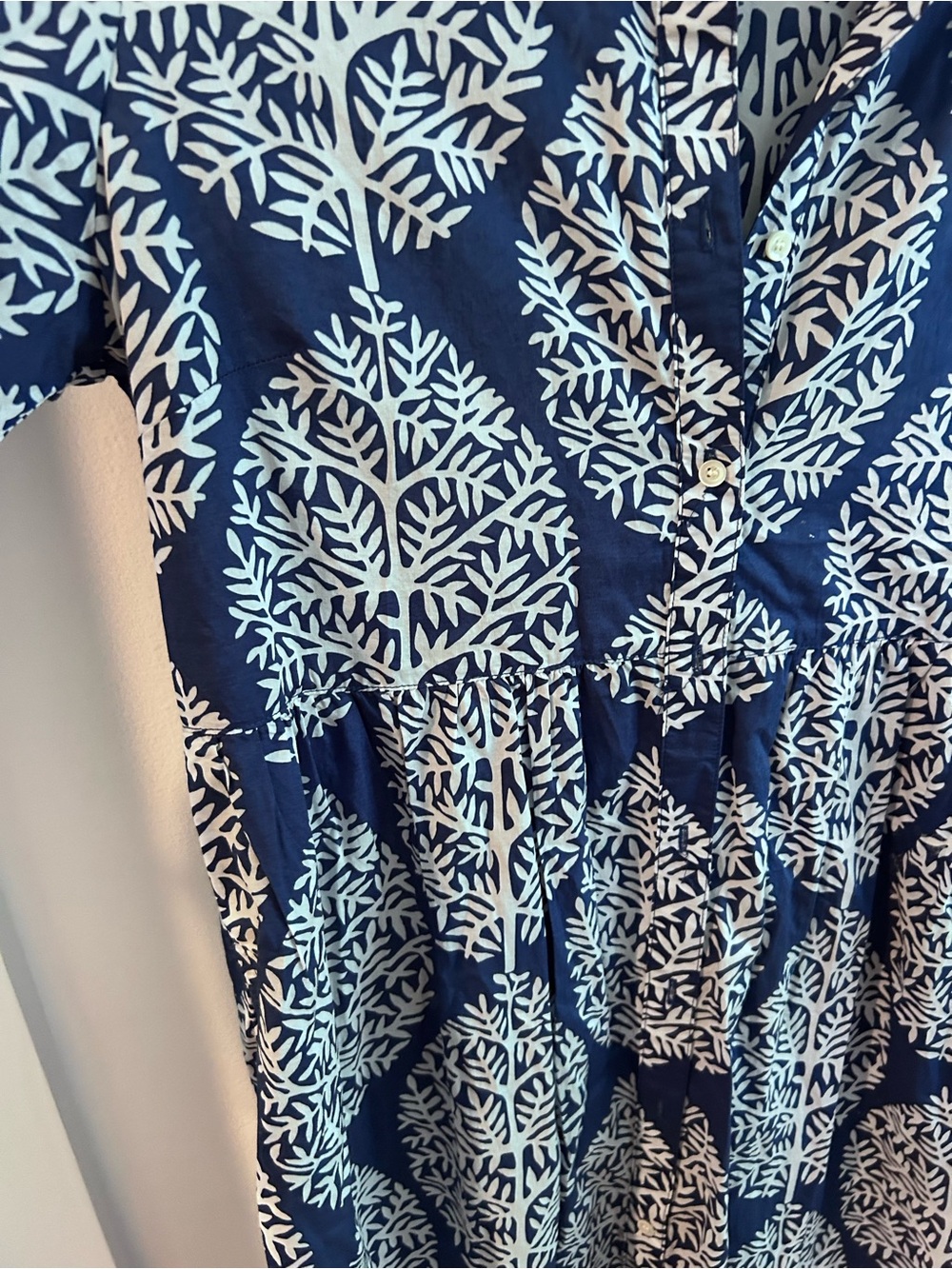 J. McLaughlin Blue White Coral Print Cotton Tiered Shirt Dress Size M - Picture 2 of 2